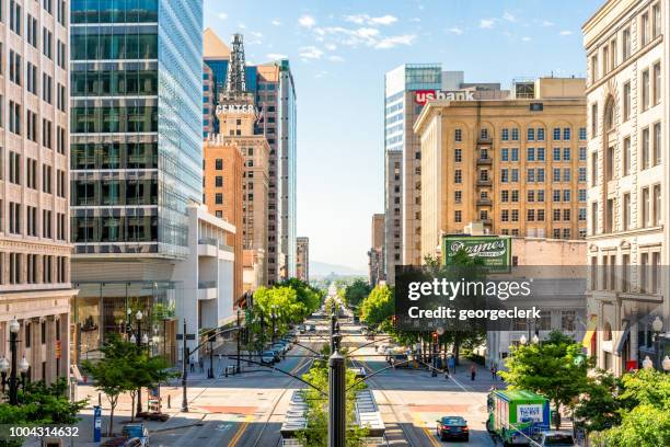 innenstadt von salt lake city anzeigen - stadtzentrum stock-fotos und bilder