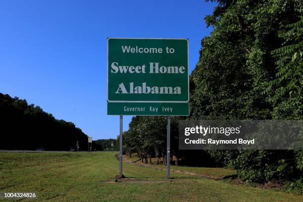 114 Welcome To Alabama Sign Stock Photos, High-Res Pictures, and Images ...