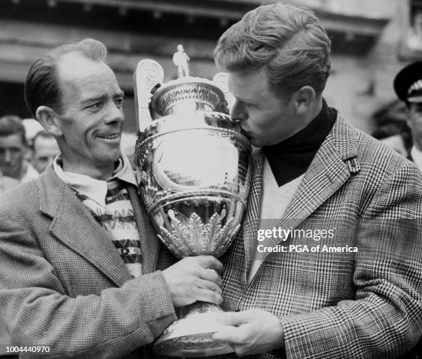 Harvie Ward kisses the cup at the British Amateur Golf Championship in 1952. "n