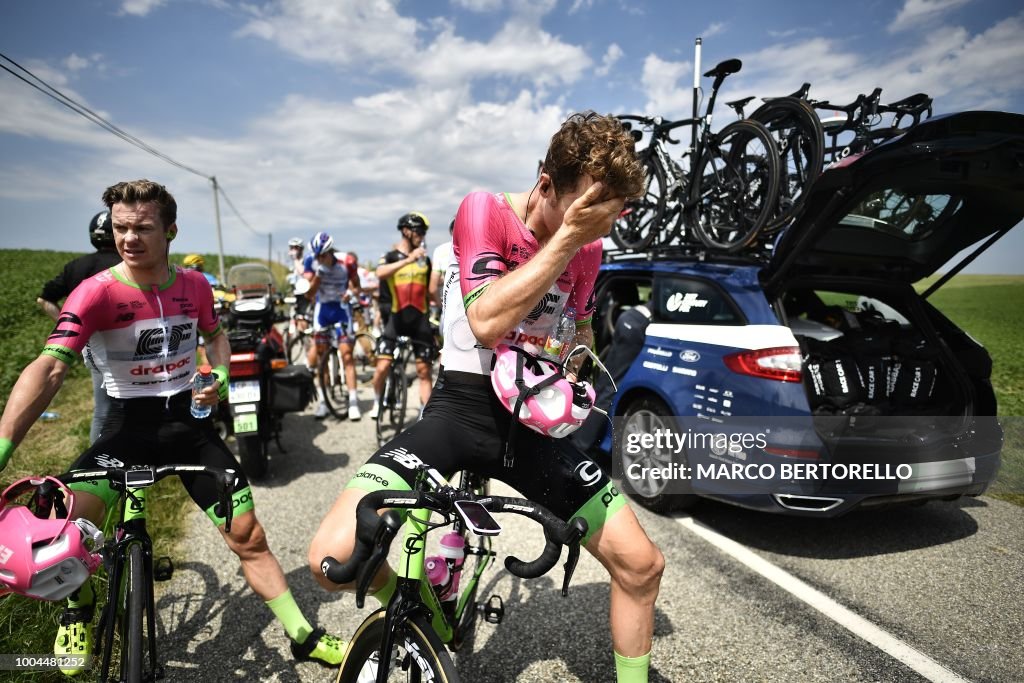 TOPSHOT-CYCLING-FRA-TDF2018-PROTEST