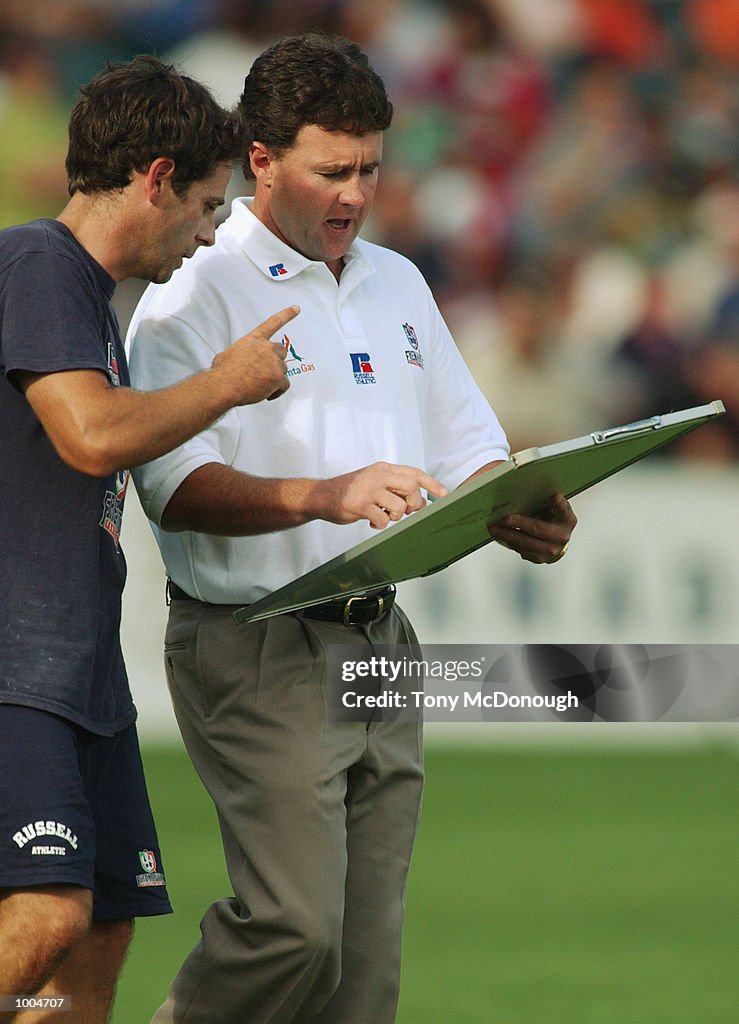 07 Apr 2002:  Chris Connolly, coach  for the Fremantle Dockers dicusses tactics during the round two