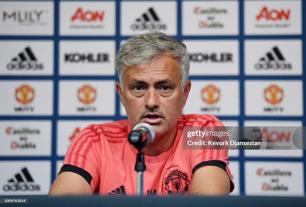 Manchester United Pre-Season Training and Press Conference