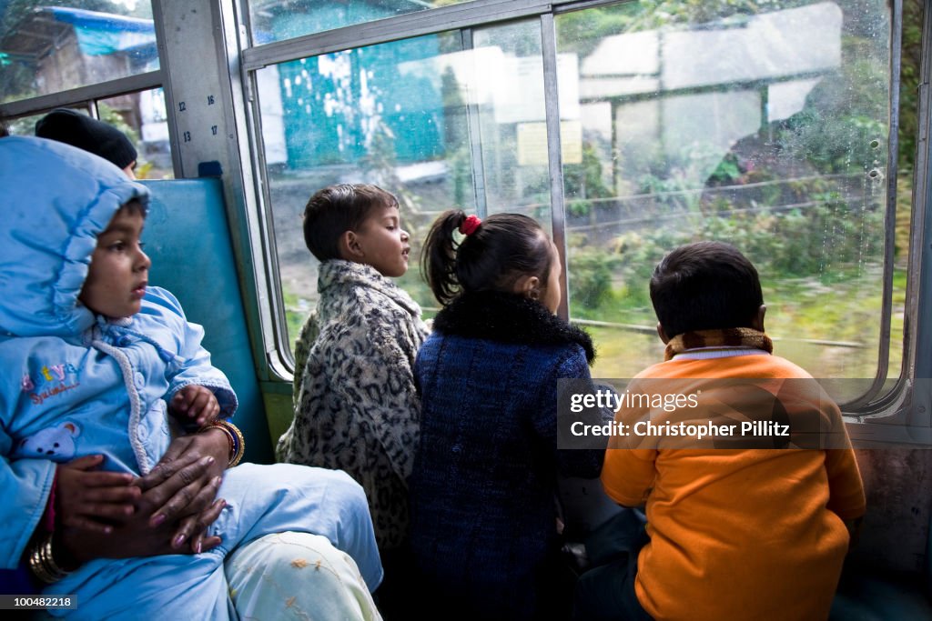 Young children on The Darjeeling Himalayan railway