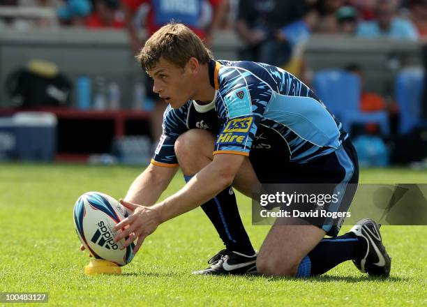 Ben Blair of Cardiff lines up a kick during the Amlin Challenge Cup Final between Toulon and Cardiff Blues at Stade Velodrome on May 23, 2010 in...