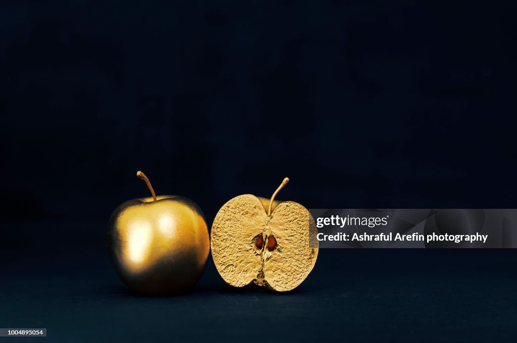 Gold apples