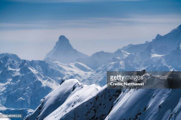 switzerland, matterhorn seen from the aletsch glacier - avalanche - fotografias e filmes do acervo