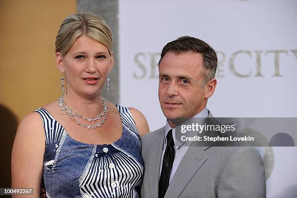 Chrysti Eigenberg and actor David Eigenberg attend the premiere of "Sex and the City 2" at Radio City Music Hall on May 24, 2010 in New York City.