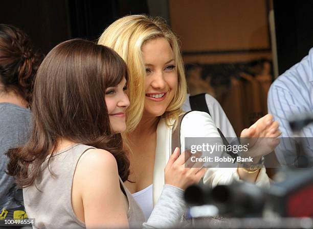 Kate Hudson and Ginnifer Goodwin on location for "Something Borrowed" on the streets of Manhattan on May 24, 2010 in New York City.