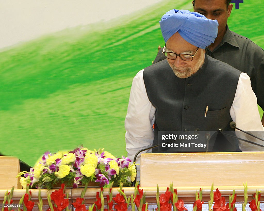 Manmohan Singh Meets The Press