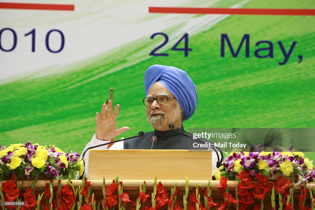 Manmohan Singh Meets The Press