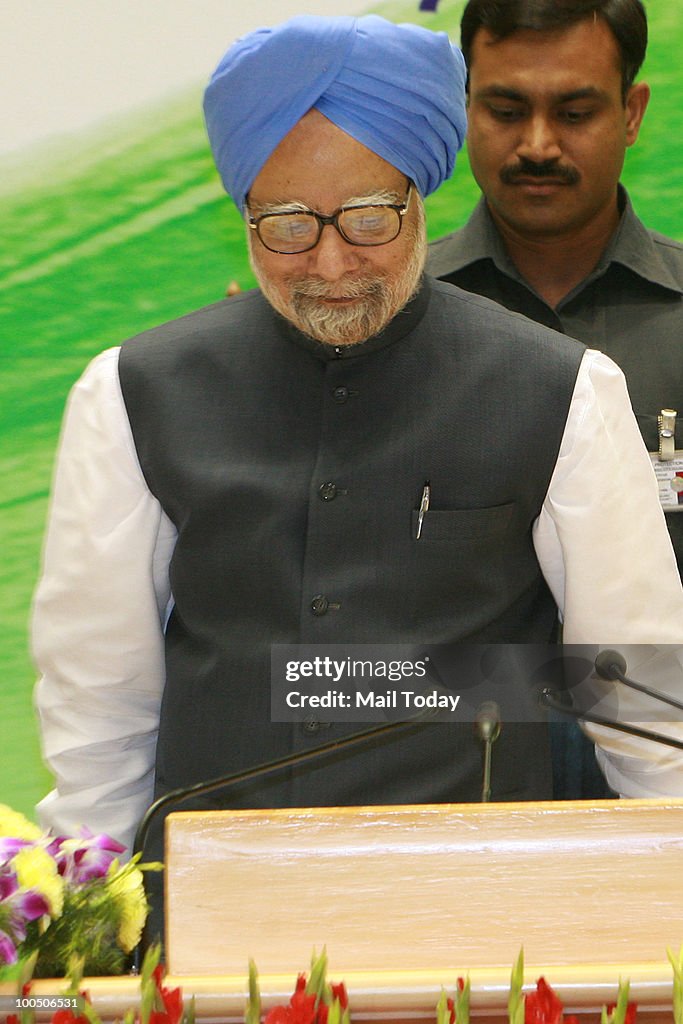 Manmohan Singh Meets The Press