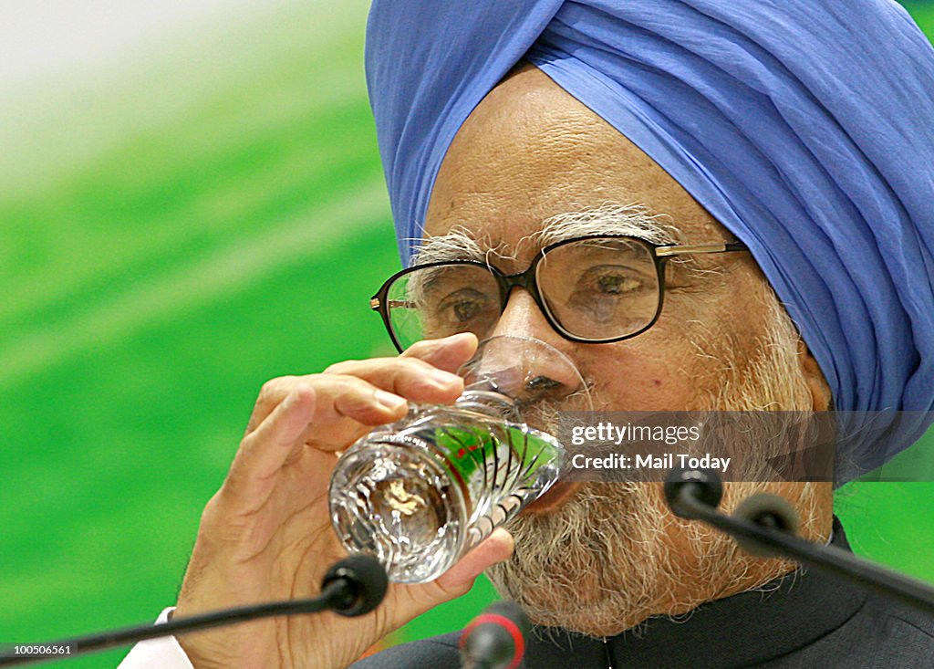 Manmohan Singh Meets The Press