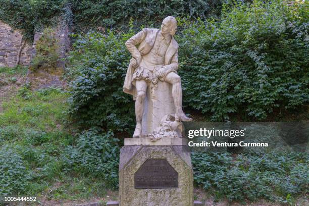 shakespeare monument in weimar - germany - weimar foto e immagini stock