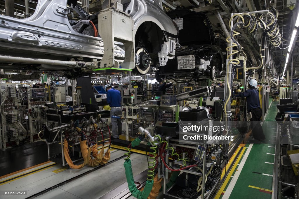 Assembly of Toyota's New Crown Sedan