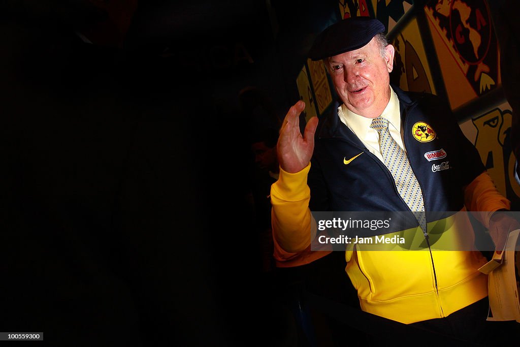 Manuel Lapuente Presentd as America's New Coach