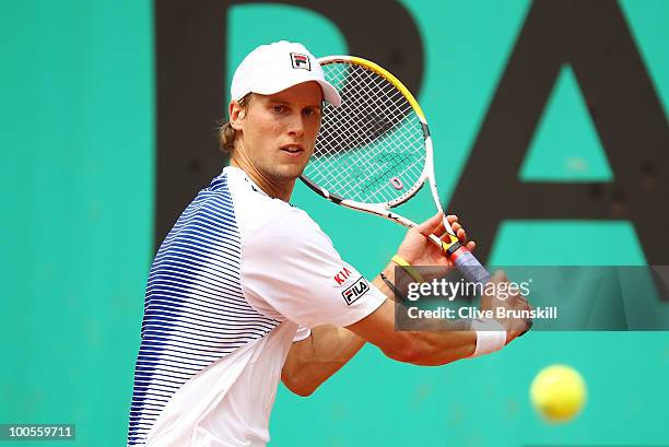 Andreas Seppi of Italy plays a backhand during the men's singles first round match between Santiago Ventura of Spain and Andreas Seppi of Italy on...