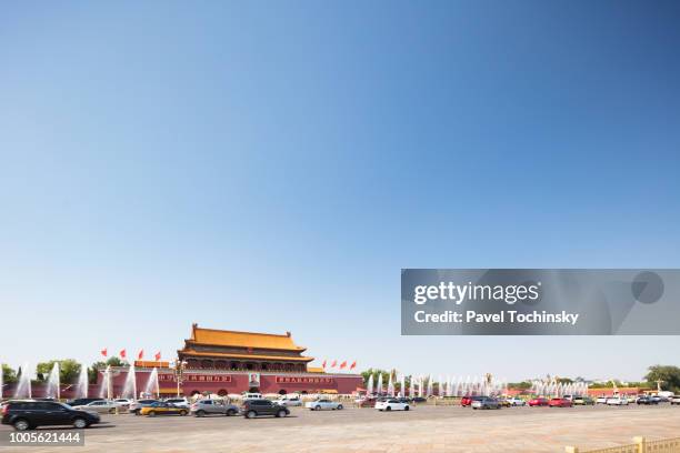 tiananmen gate of the forbidden city with mao tse-tung portrait, beijing, china - tiananmen square 個照片及圖片檔