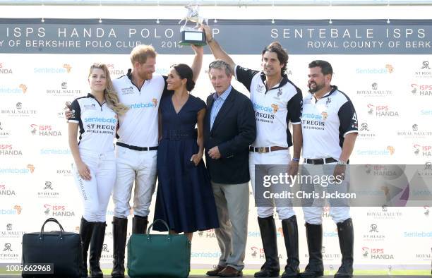 Ashley van Metre Busch, Prince Harry Duke of Sussex, Meghan Duchess of Sussex, Enda Kenny, Nacho Figuares and Miguel Mendoza pose with the Sentebale...