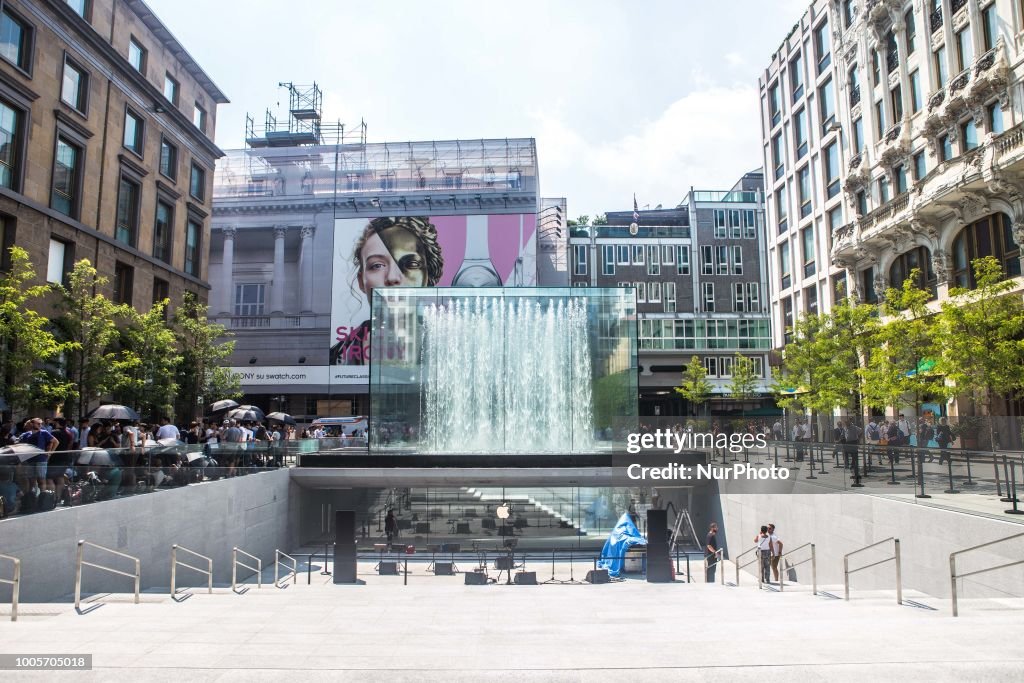 The new Apple Store in Piazza Liberty, Milano, Italy