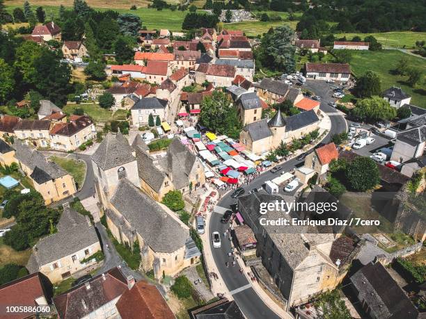 farmer's market in the old town of saint-geniès, dordogne, france - country market stock pictures, royalty-free photos & images