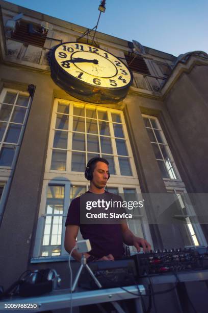 Example Dj 10,520 Dj Scene Stock Photos, High-Res Pictures, and Images - Getty Images