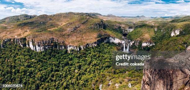 cascate saltos do rio preto - chapada dos veadeiros - goiás - goías foto e immagini stock