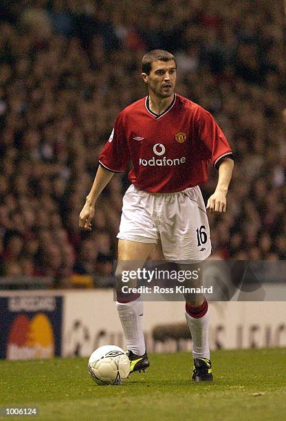 Roy Keane of Man Utd makes his return after injury during the Manchester United v Bayer Leverkusen UEFA Champions League Semi Final, First Leg match...