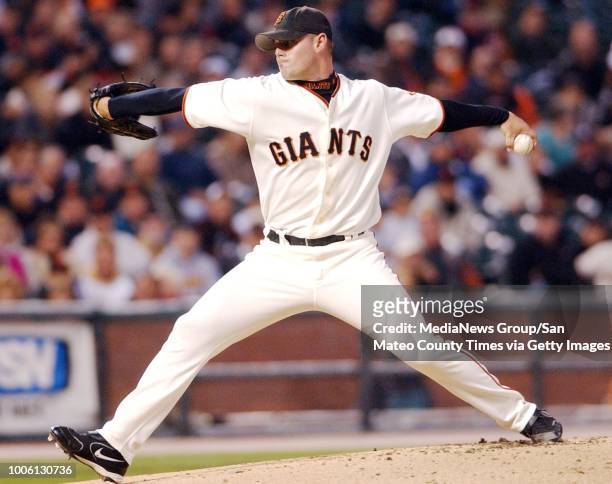 Ron lewis/staff 9.13.05 san mateo county times&#10;&#13;San Francisco Giants pitcher Noah Lowry delivers during early action against the San Diego...