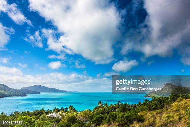 hamilton island clouds - hamilton island stock-fotos und bilder