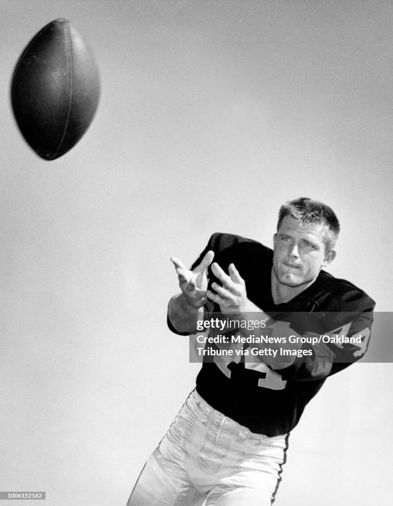 Oakland, CA August 7, 1964 Oakland Raiders center, Fred Gillett