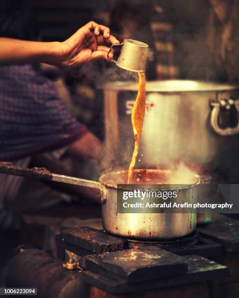 chai tea in india - chai stockfoto's en -beelden