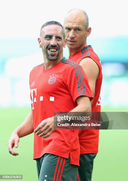 Robben And Ribery 574 Arjen Robben Vs Manchester City Stock Photos, High-Res Pictures ...