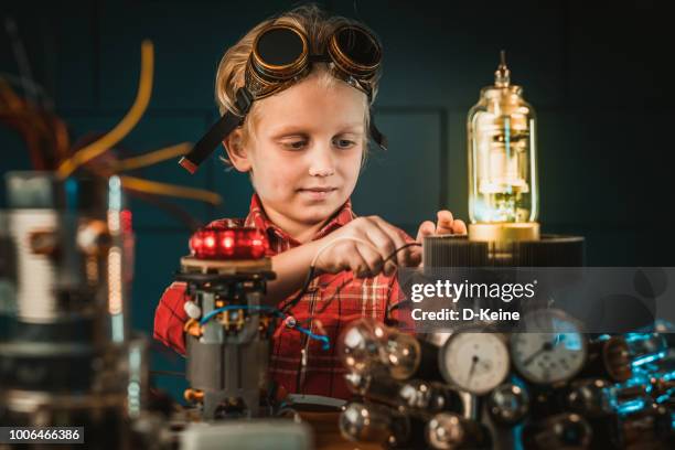 D3 Inventor Machine 676 D Inventor Stock Photos, High-Res Pictures, and Images - Getty Images