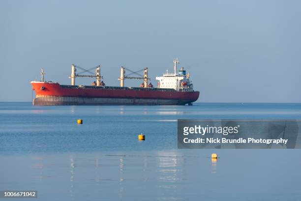 oil tanker, eilat, israel - mar rosso foto e immagini stock