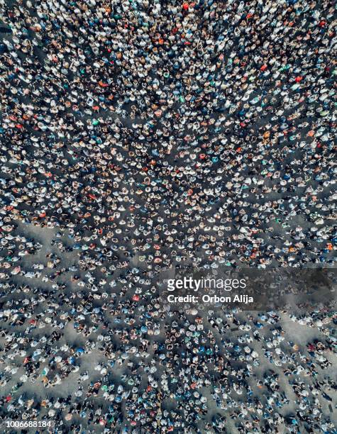 städtische sane von oben - aerial crowd stock-fotos und bilder
