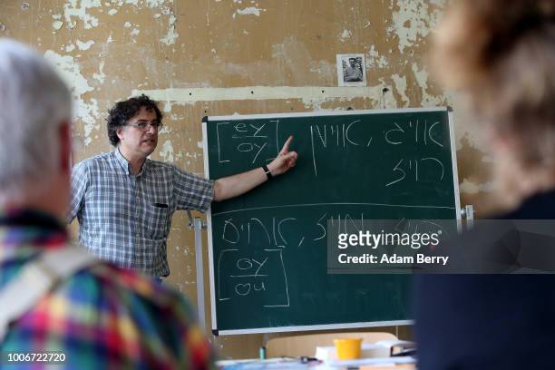 Simon Neuberg teaches a Yiddish language class during Yiddish Summer Weimar on July 27, 2018 in Weimar, Germany. The annual five-week summer...