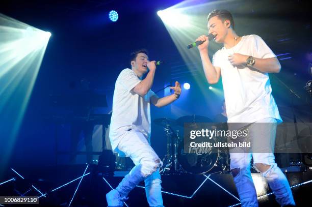 Die Lochis, DieLochis - das deutsche Comedy- und Musikduo, bestehend aus den beiden Zwillingsbruedern Heiko und Roman Lochmann bei einem Konzert in...