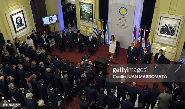 Argentine President Cristina Fernandez de Kirchner next to Uruguayan President Jose Mujica, Paraguayan President Fernando Lugo, Bolivian President...