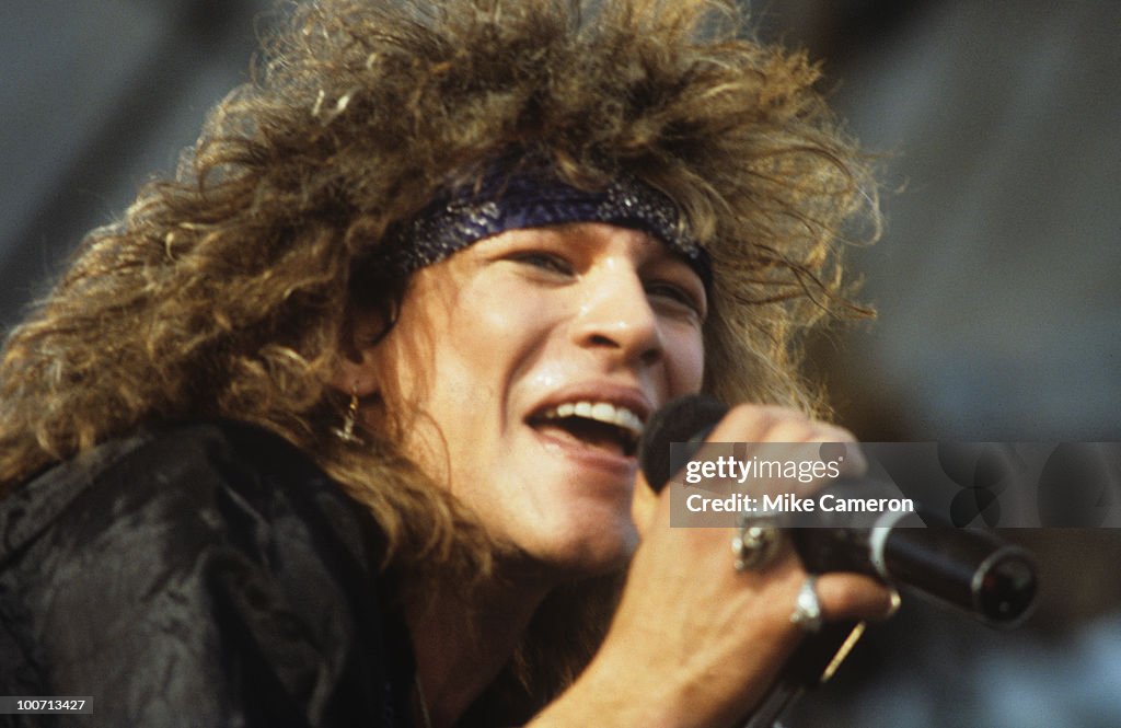 Bon Jovi Perform On Stage