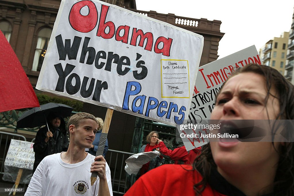 Anti-War Demonstrators Protest Obama's Fundraiser Visit To San Francisco