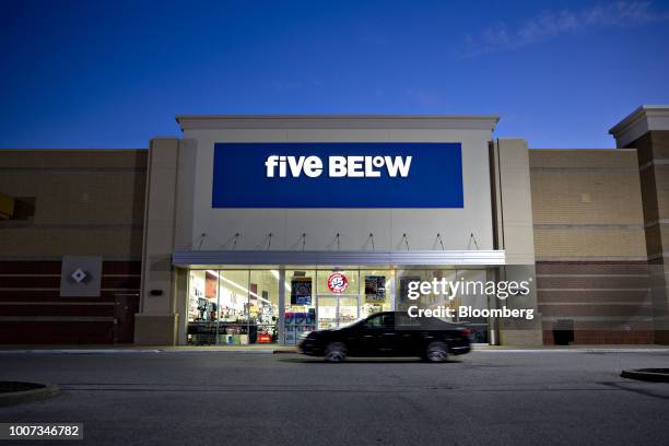 5 And Below Fairview Heights Il Five Below Inc Store As Company Plans Expands To Nyc Photos and Premium