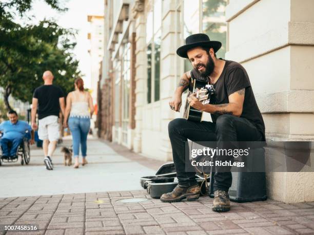 賣藝街音樂家 - busker 個照片及圖片檔