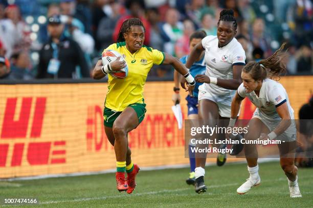 Ellia Green of Australia runs down the sideline against the United States during day two of the Rugby World Cup Sevens at AT&T Park on July 21, 2018...