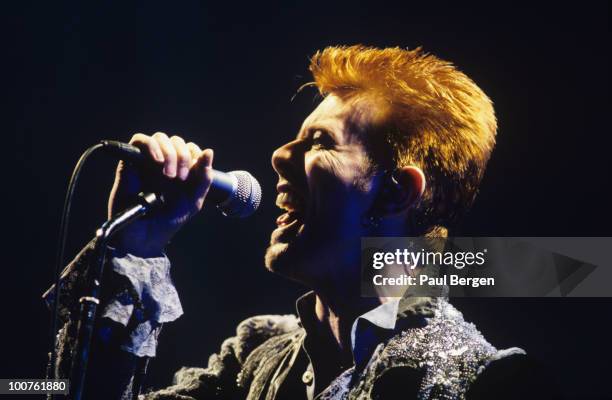 Singer David Bowie performs on stage at the Ahoy in Rotterdam during the Outside tour on July 16, 1996.