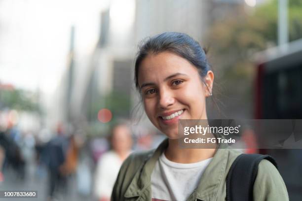 young woman in the city portrait - avenida paulista imagens e fotografias de stock
