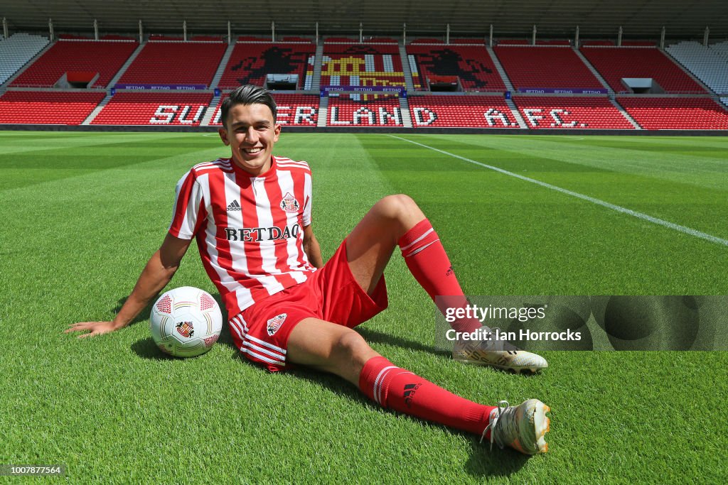 Sunderland Unveil New Signing Luke O'Nien