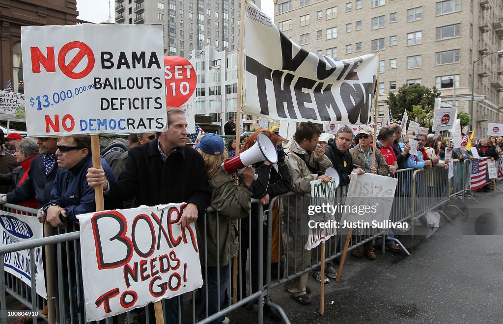 Anti-War Demonstrators Protest Obama's Fundraiser Visit To San Francisco