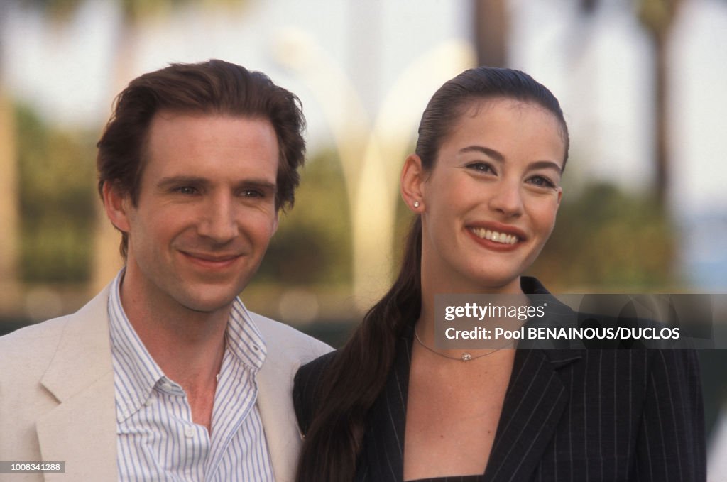 Liv Ralph Ralph Fiennes et Liv Tyler en mai 1998 à Cannes, France. News Photo ...