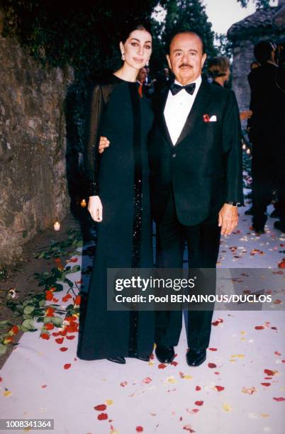 Adnan Khashoggi et son épouse Shahpari lors de la soirée amfAR le 21 mai 1998 à Mougins, France.