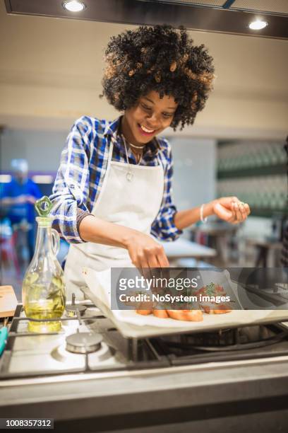 african american women on cooking class - woman chef stock pictures, royalty-free photos & images